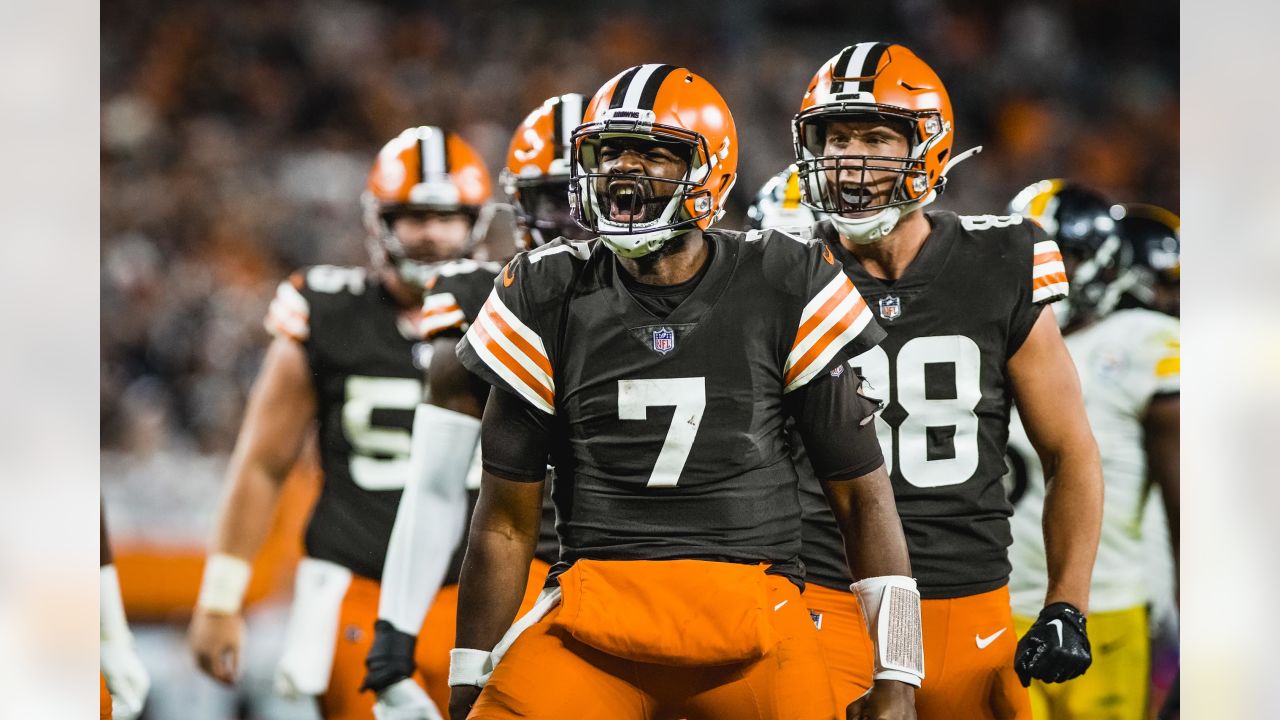 Stunning first quarter lifts Browns over Steelers for first playoff win  since 1994 season