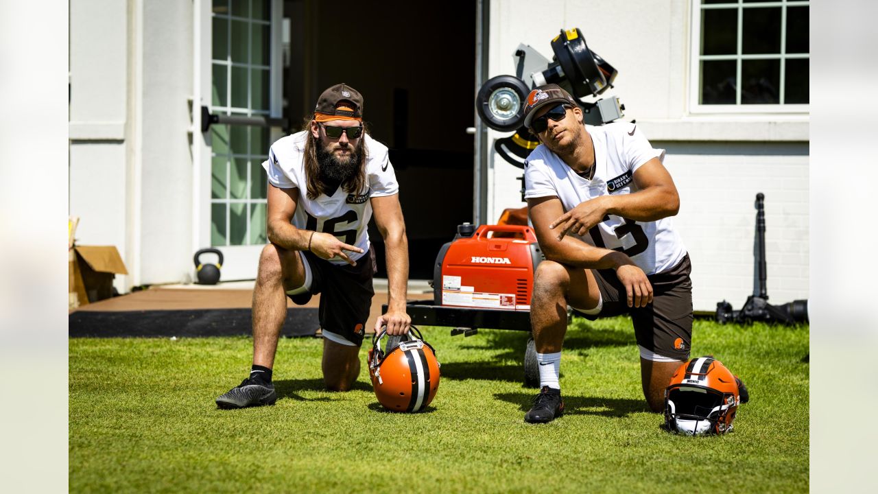 Cleveland Browns long snapper Charley Hughlett runs a drill during NFL  football training camp, Thursday, July 26, 2018, in Berea, Ohio. (AP  Photo/Tony Dejak Stock Photo - Alamy