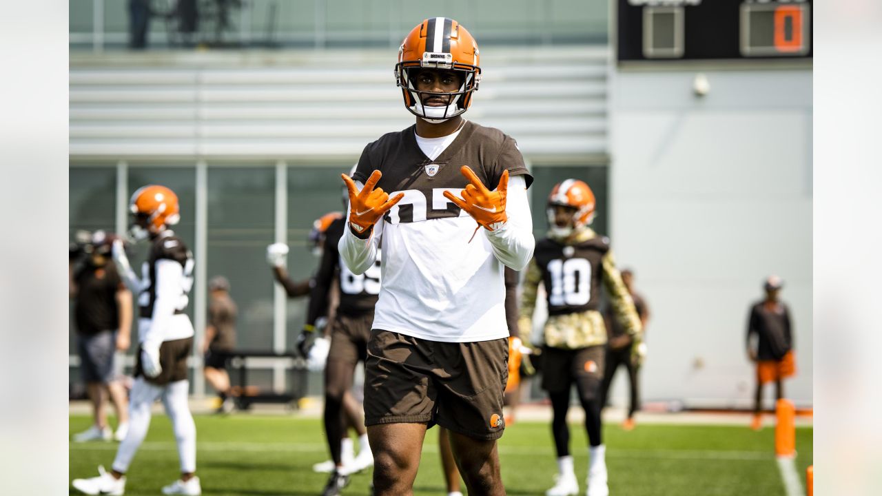 Deshaun Watson shines in first Browns minicamp practice with full team on  hand