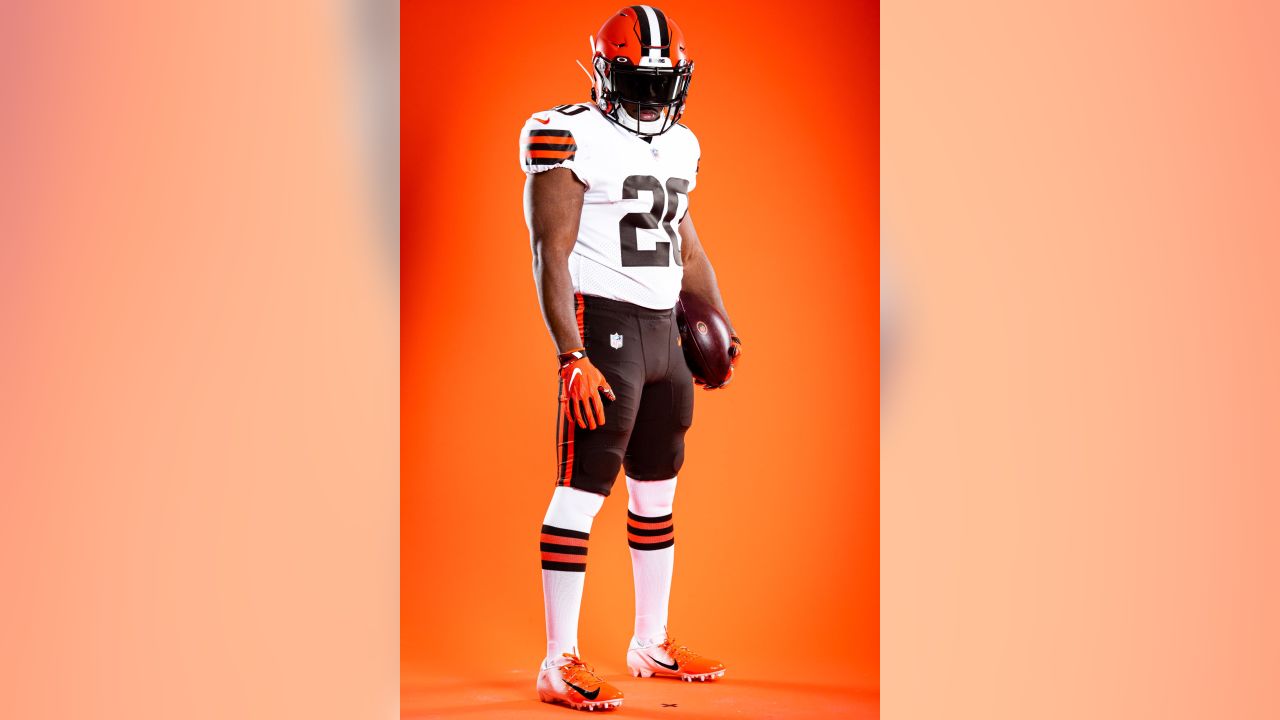 Cleveland Browns players debut new 2020 uniforms