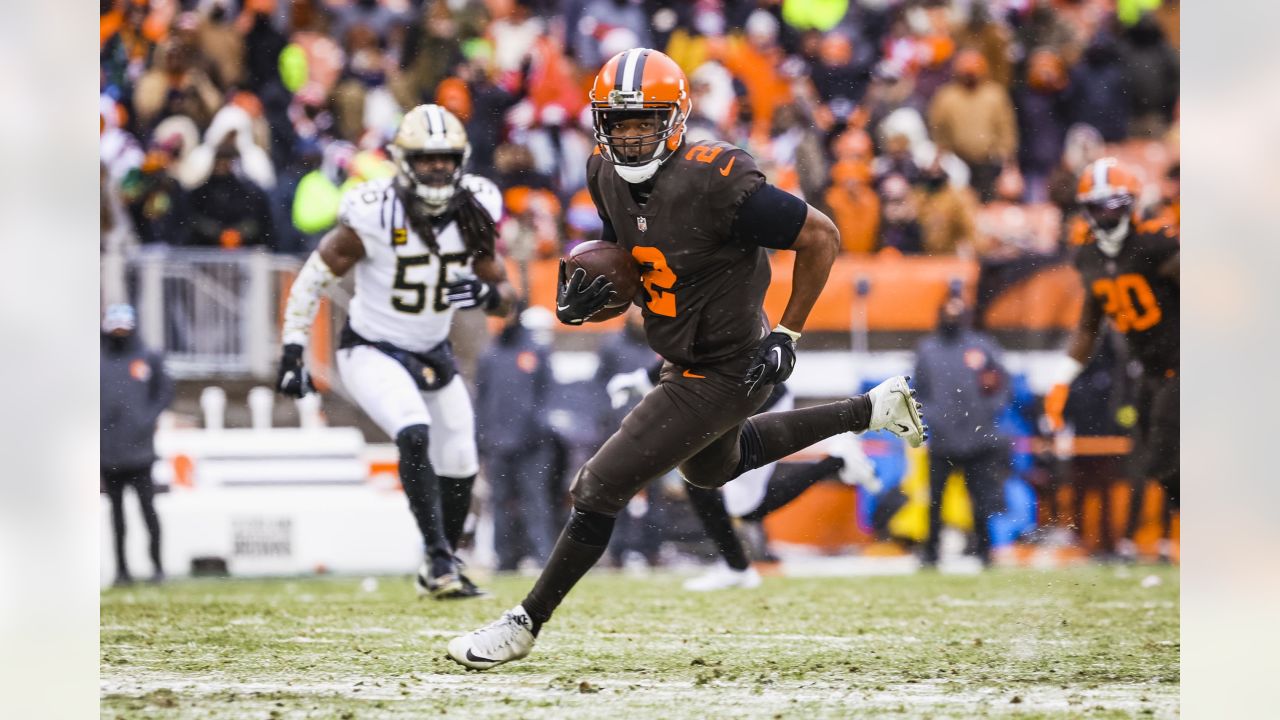 Blustery conditions lead to extremely low Saints-Browns over/under