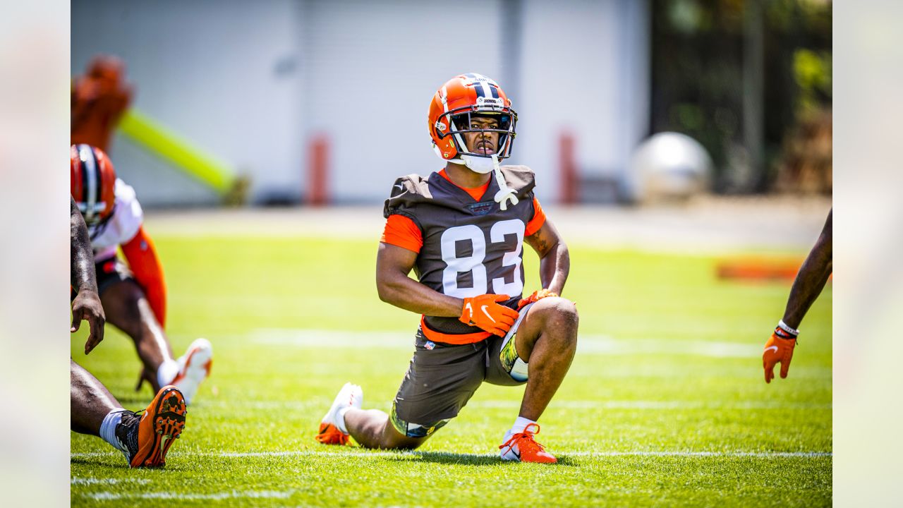 Cleveland Browns rookie Charlie Thomas runs a drill at the NFL team's  rookie minicamp in Berea, Ohio, Friday, May 12, 2023. (AP Photo/Phil Long  Stock Photo - Alamy