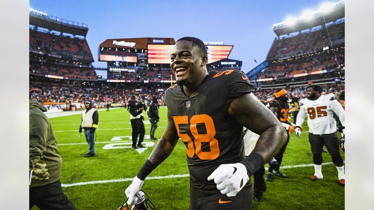 Cleveland Browns quarterback Jacoby Brissett (7) stands on the field during  an NFL football game against the Tampa Bay Buccaneers, Sunday, Nov. 27,  2022, in Cleveland. (AP Photo/Kirk Irwin Stock Photo - Alamy