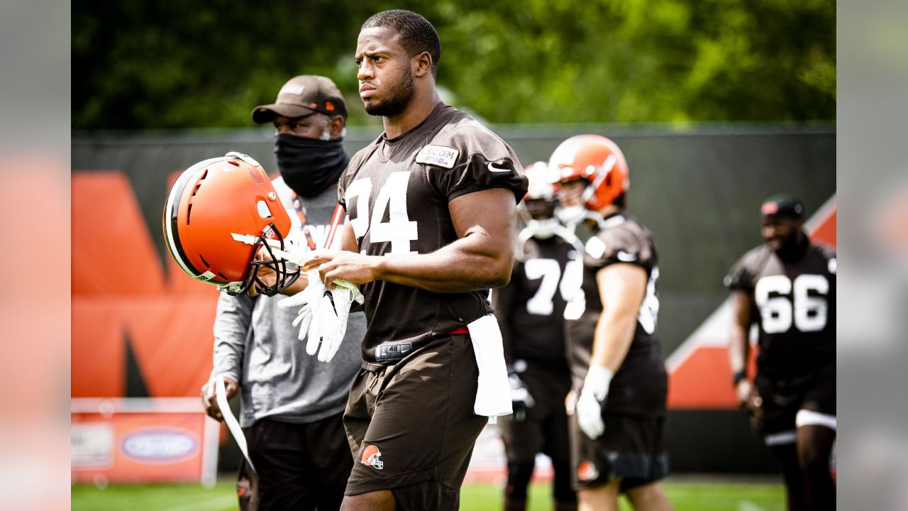 Nick Chubb Signed Cleveland Browns Jersey (JSA COA) 2nd Rd Draft Pick –