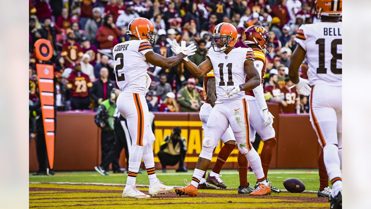 Donovan Peoples-Jones Cleveland Browns Game-Used Nike Orange Gloves vs. Washington Commanders on January 1, 2023