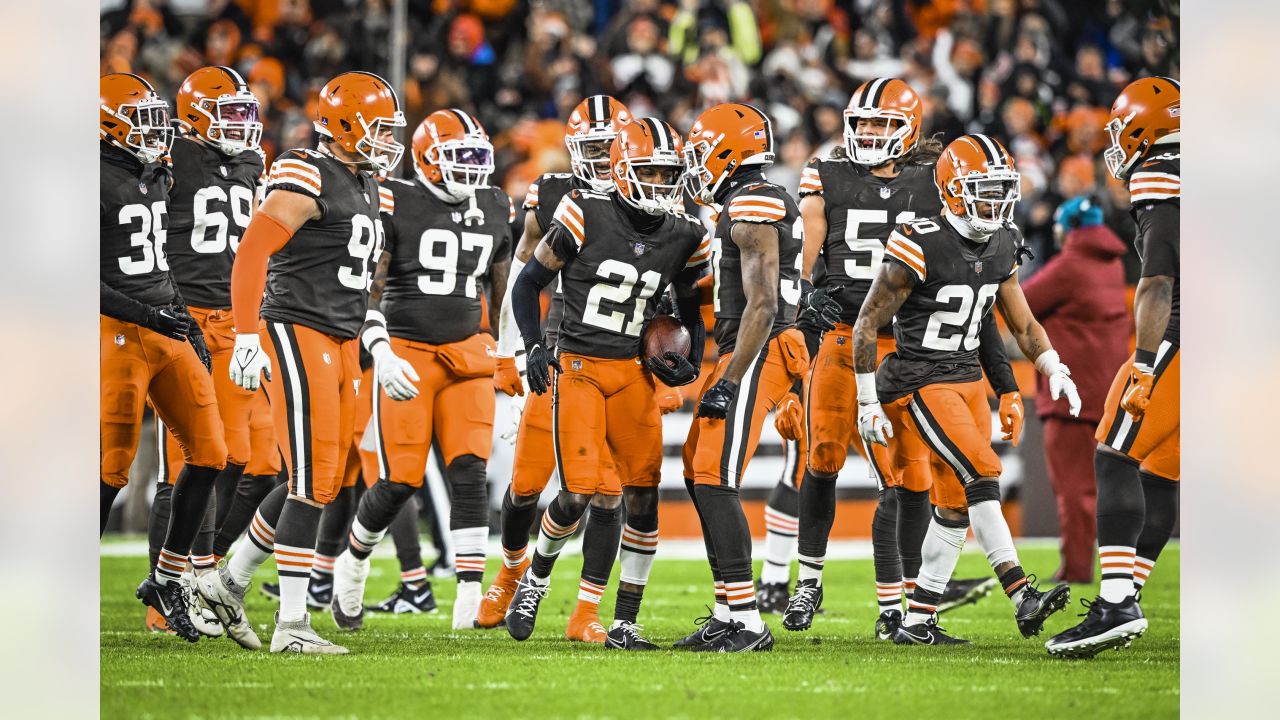 Nick Chubb Get Well Soon: He still leads the NFL in 20+ yard runs