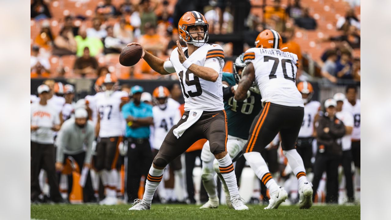 Cleveland Browns' Alex Wright runs drills at the NFL football team's  training camp on Saturday, July 29, 2023, in White Sulphur Springs, W.Va.  (AP Photo/Chris Carlson Stock Photo - Alamy