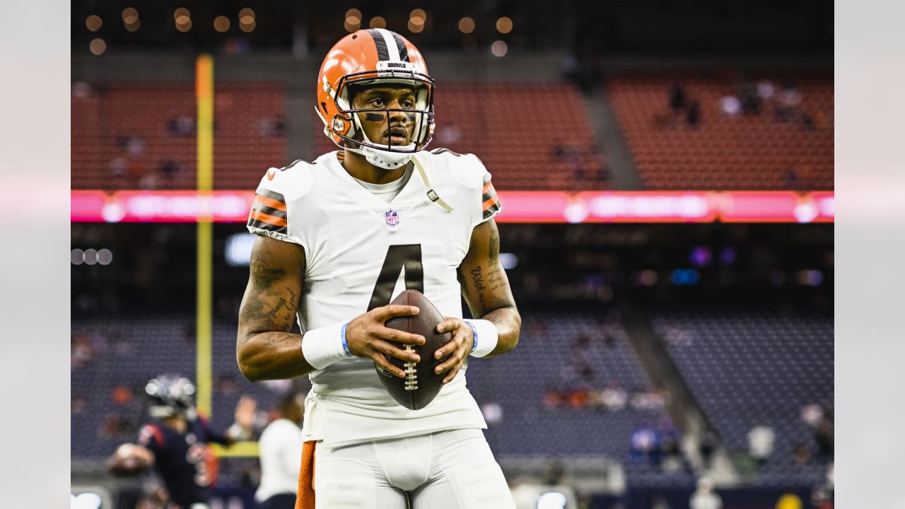 HOUSTON, TX - DECEMBER 04: Cleveland Browns quarterback Deshaun Watson (4)  warms up during the NFL game between the Cleveland Browns and Houston Texans  on December 4, 2022 at NRG Stadium in