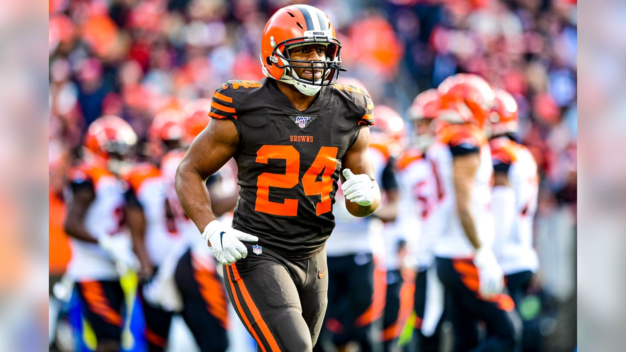 Nick Chubb scores twice as Cleveland Browns batter Cincinnati