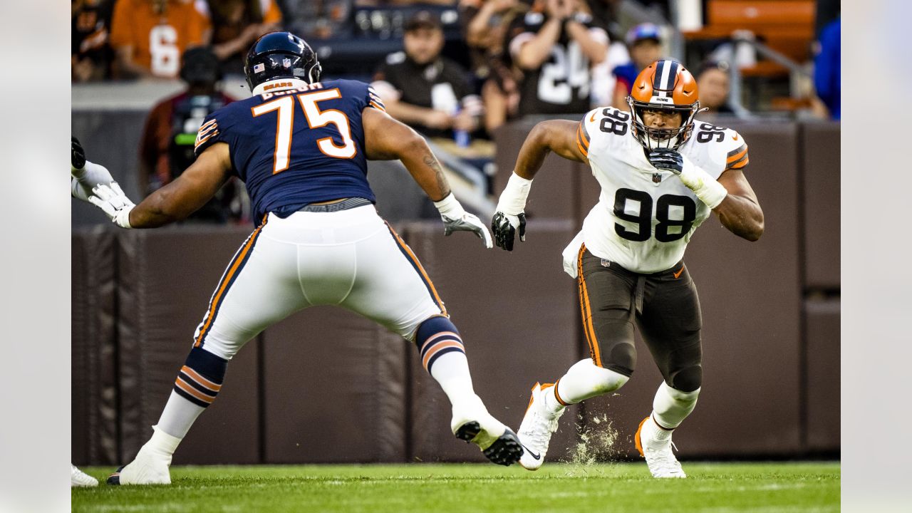 Cleveland Browns defensive end Isaac Rochell (98) runs off of the