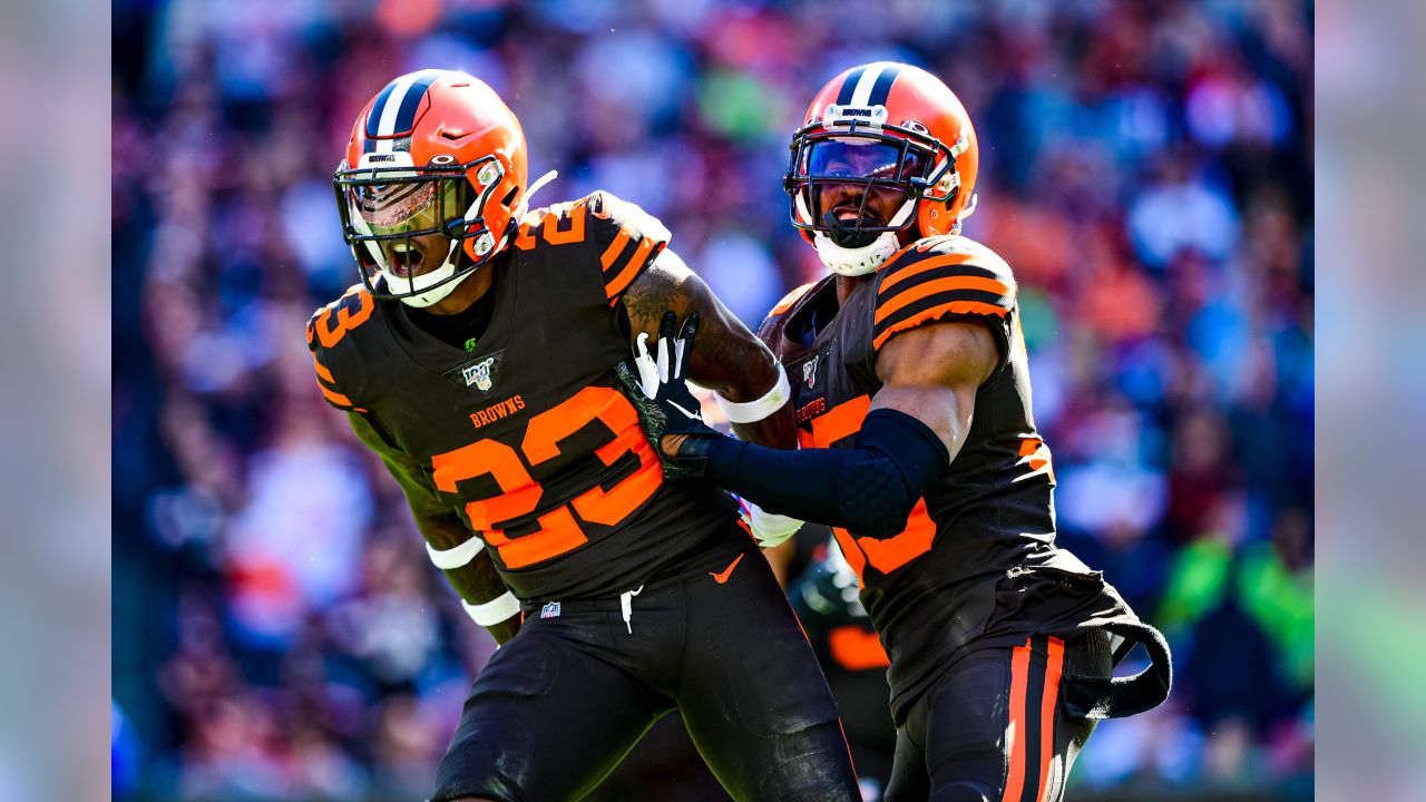 Cleveland Browns quarterback Baker Mayfield (6) looks to pass during an NFL  football game against the Seattle Seahawks, Sunday, Oct. 13, 2019, in  Cleveland. The Seahawks won 32-28. (AP Photo/David Richard Stock Photo -  Alamy