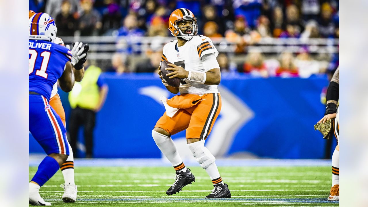 Browns squander too many opportunities, fall to Bills in Detroit