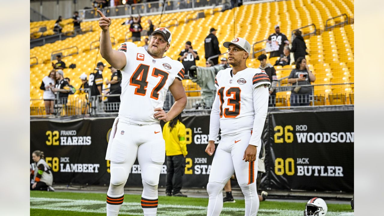 Cleveland Browns tight end Malik Smith participates in a drill during an  NFL football practice, Friday, May 13, 2022, in Berea, Ohio. (AP  Photo/David Dermer Stock Photo - Alamy