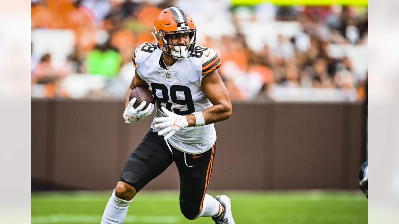 Cleveland Browns quarterback Joshua Dobbs (15) runs with the ball during an  NFL pre-season football game against the Washington Commanders, Friday,  Aug. 11, 2023, in Cleveland. (AP Photo/Kirk Irwin Stock Photo - Alamy