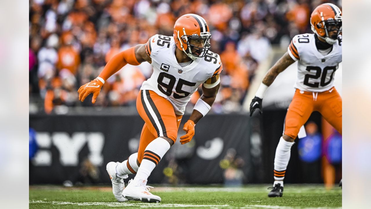 Highlight] Myles Garrett has 9 sacks in his last 6 games against the Bengals  : r/nfl