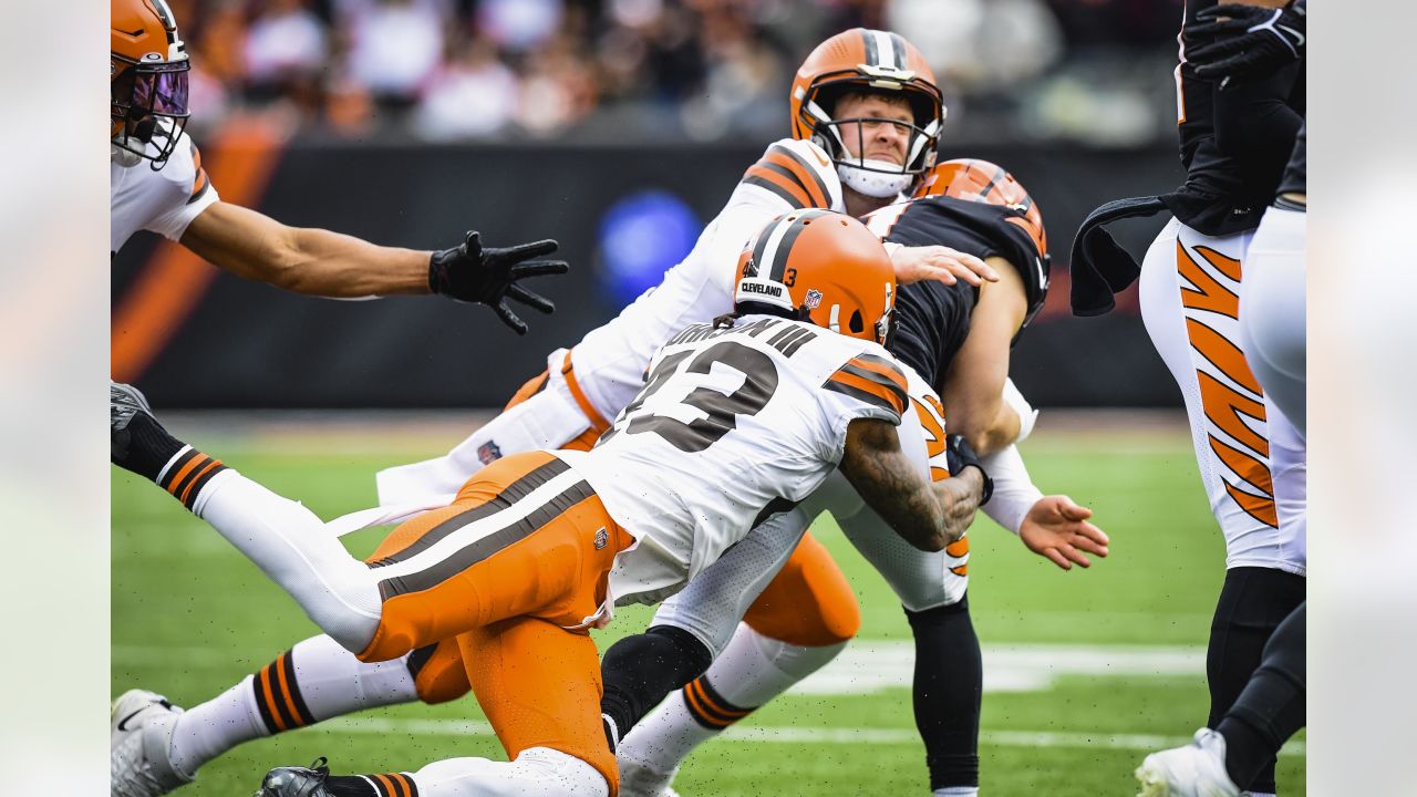 By the Numbers: Myles Garrett picks up 2 more sacks but Browns can't rally  in Cincinnati