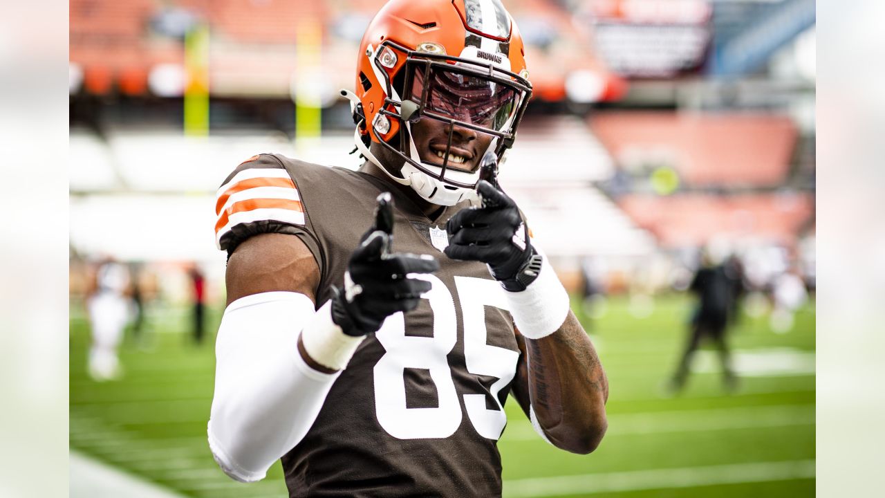 Cleveland Browns on X: Officially official. TE David Njoku has signed his  rookie contract! Details »    / X