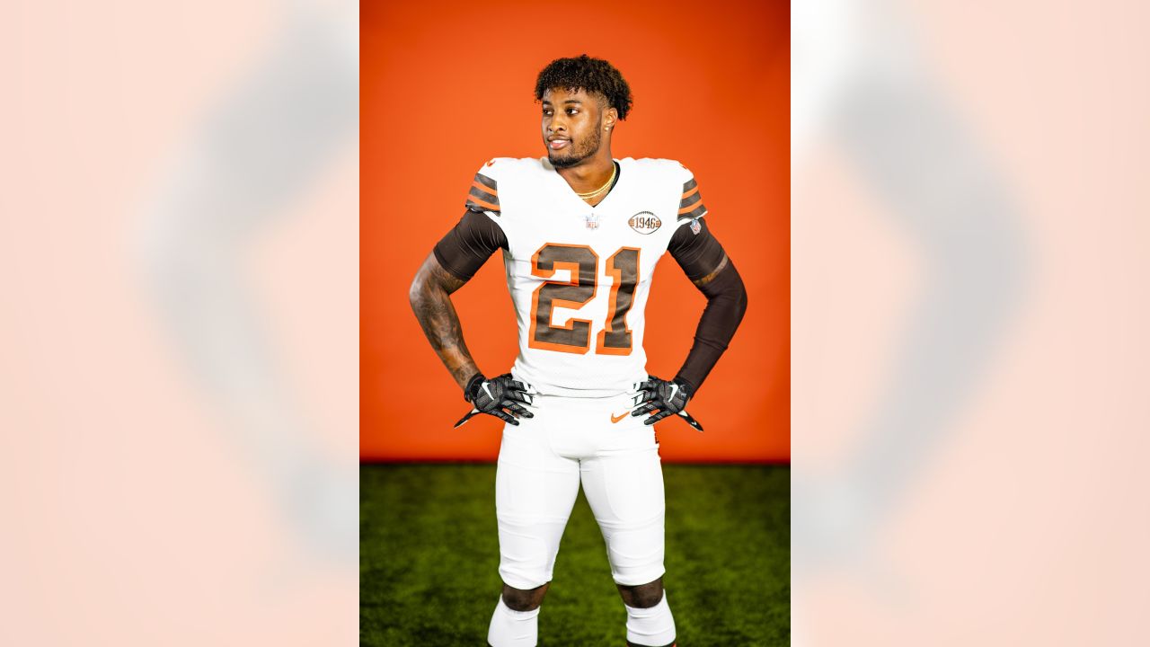 Denzel Ward Brown Name & Number Logo - #21 Football Cleveland