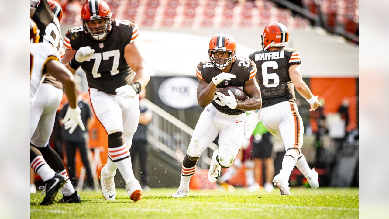 Bulldogs in the NFL - Image 34: Cleveland Browns running back Nick