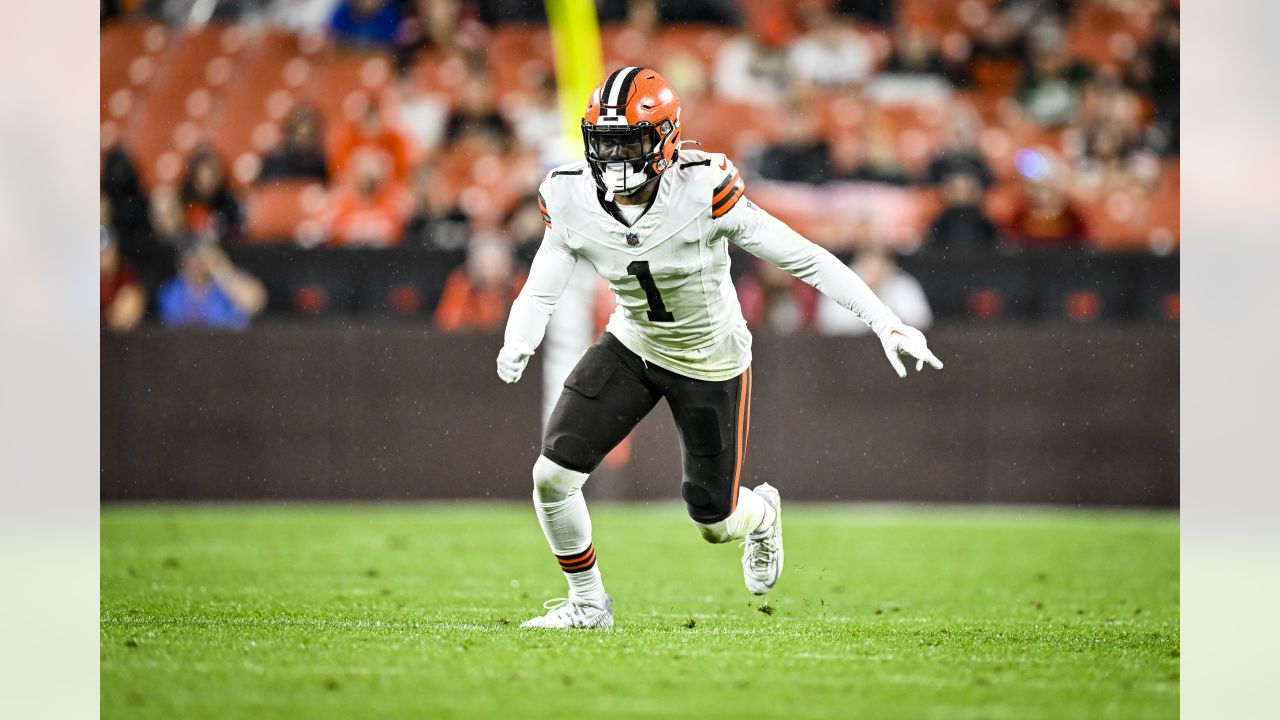 Browns Fight Until End in Pre-Season Contest, Commanders Win 17-15