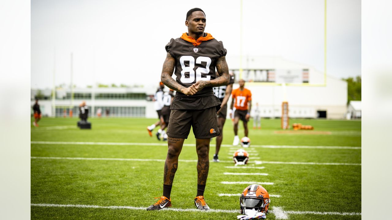 Cleveland Browns rookie Dorian Thompson-Robinson (17) looks to pass the  ball during the NFL football team's rookie minicamp in Berea, Ohio, Friday,  May 12, 2023. (AP Photo/Phil Long Stock Photo - Alamy