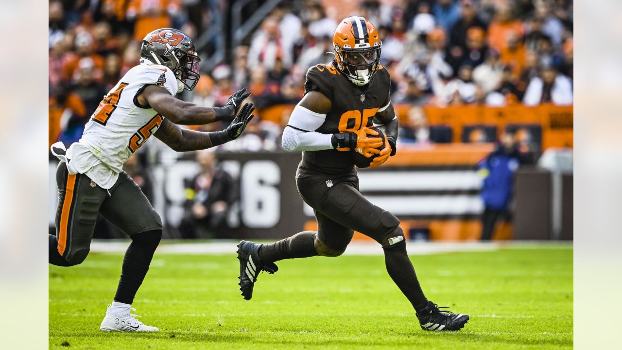 FOX Sports: NFL on X: Cleveland Browns RB Nick Chubb is the first RB to  reach the 1,000 Rush yards mark this season.  / X