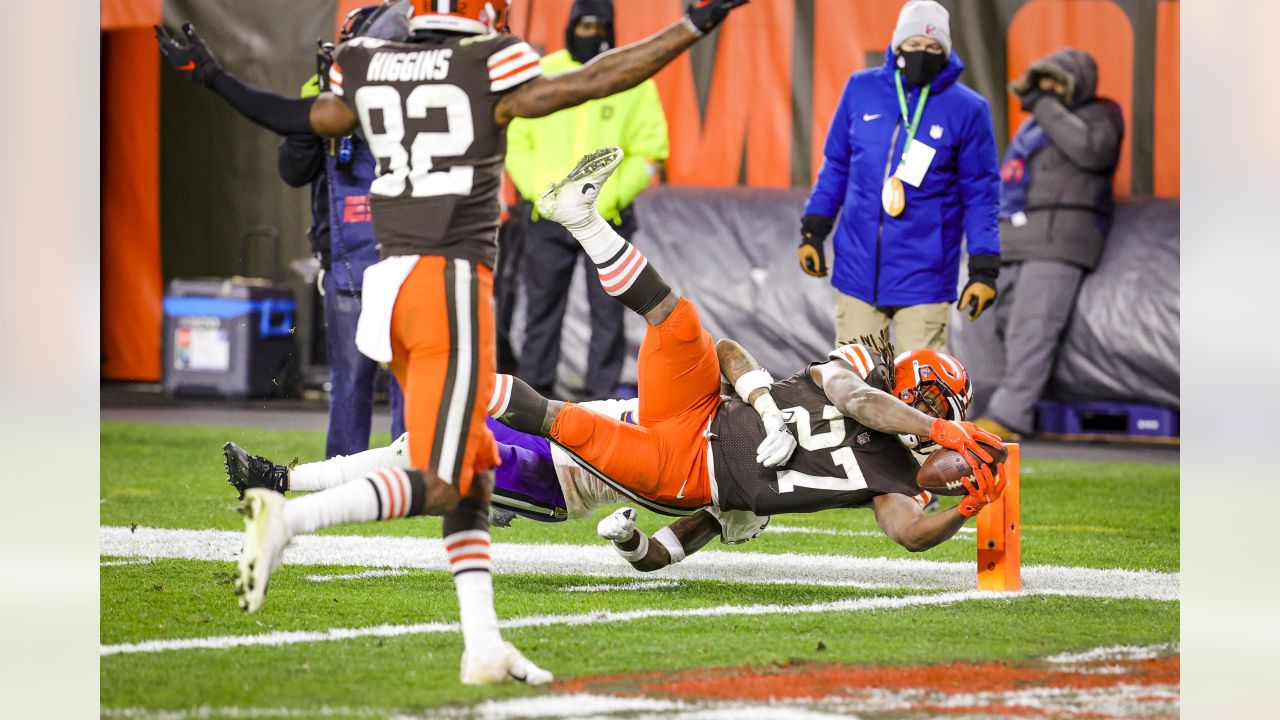 Nick Chubb Kareem Hunt 1000 yards Browns Ravens Monday Night Football