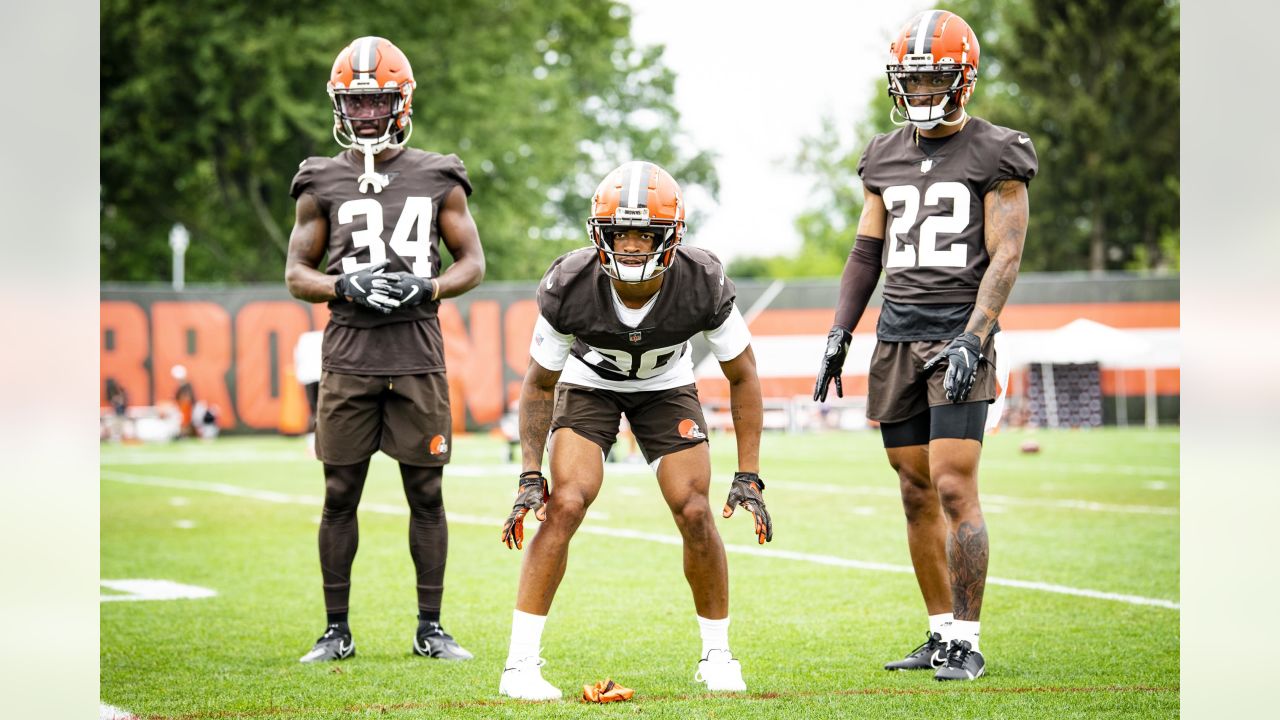 Greg Newsome II and Jeremiah Owusu-Koramoah bring “different element” to  Browns