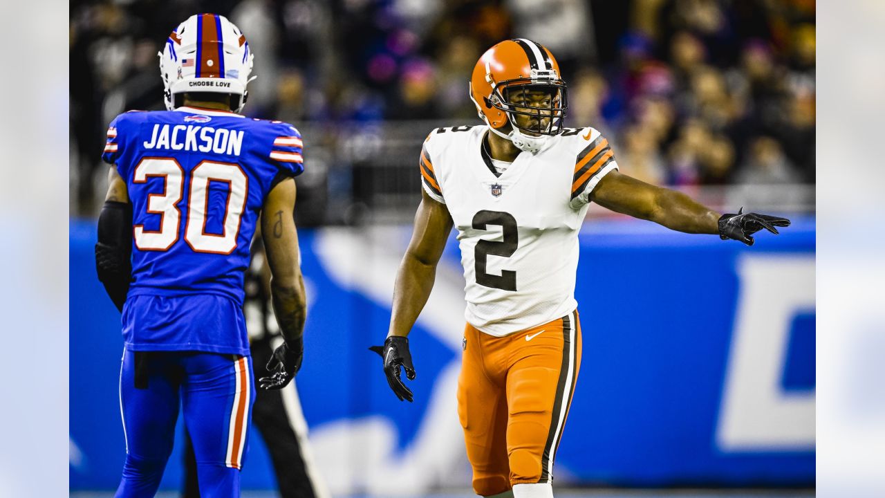 Bulldogs In The NFL - Image 18: Cleveland Browns running back Nick Chubb  (24) rushes during the first half of an NFL football game against the Buffalo  Bills, Sunday, Nov. 10, 2019