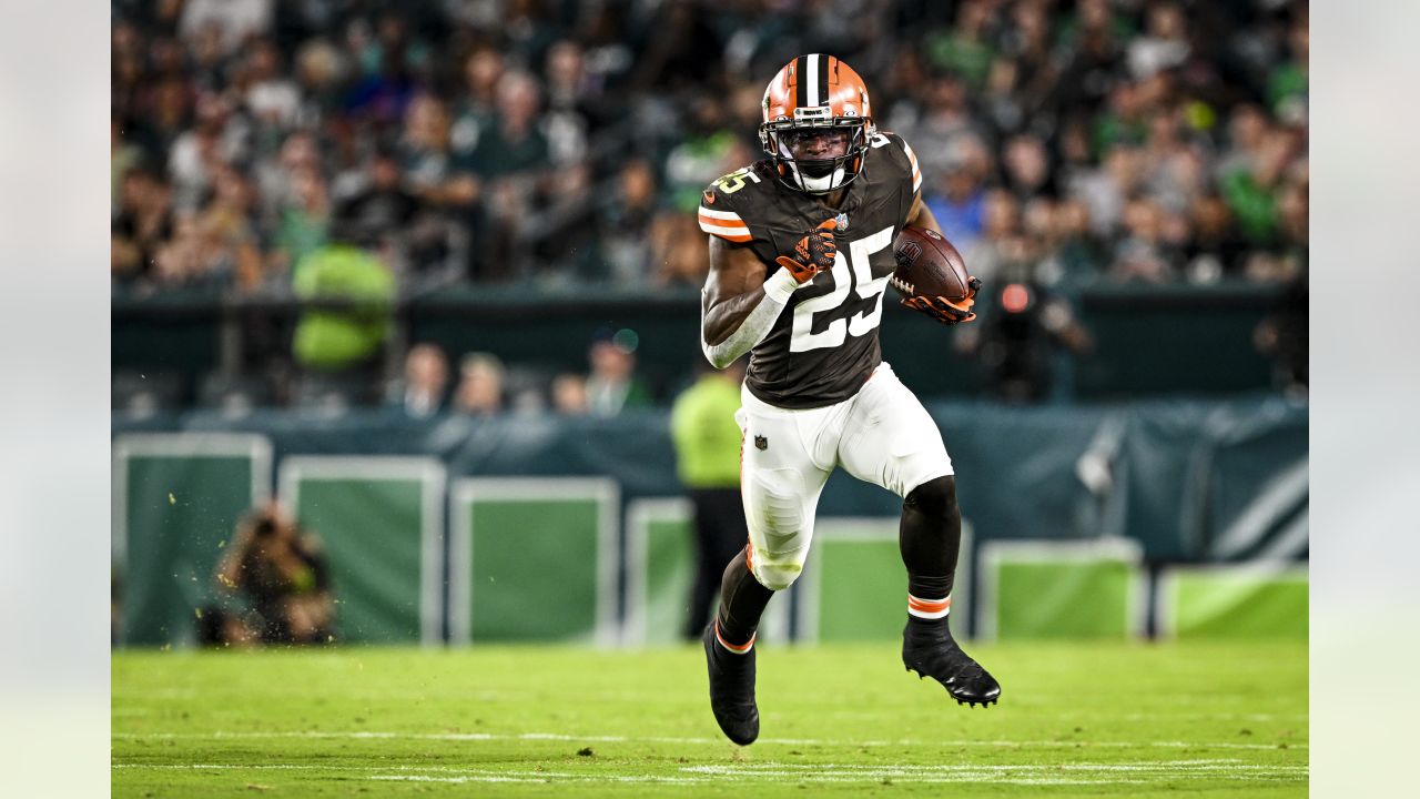 Browns settle for 18-18 tie with Eagles