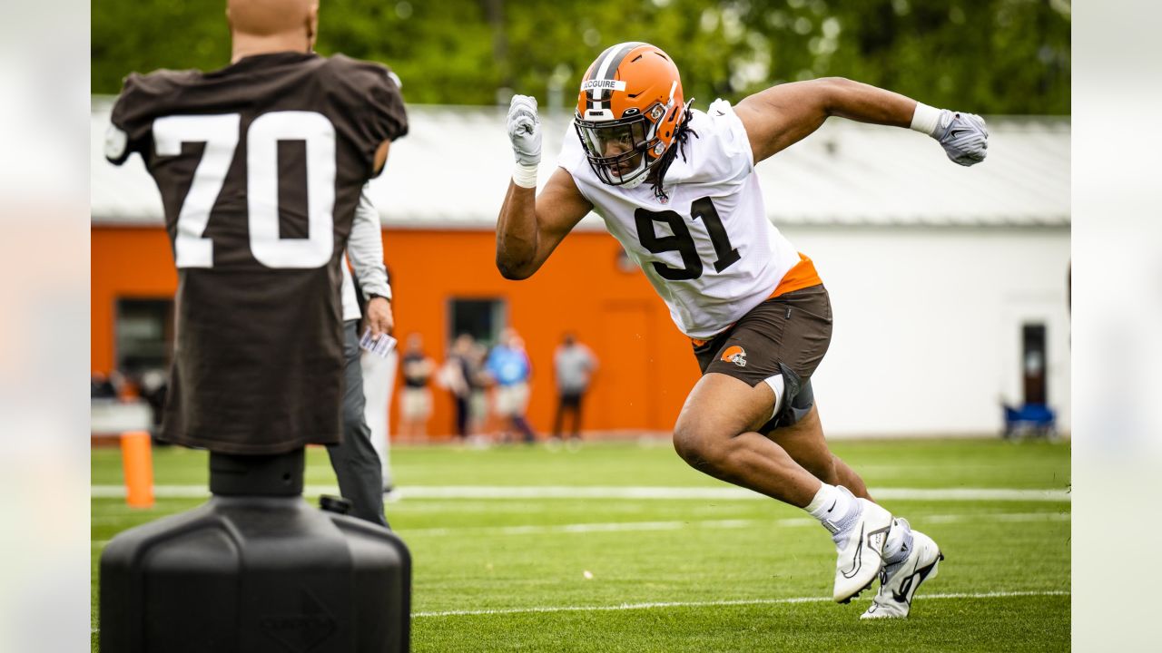 Cleveland Browns rookie Dorian Thompson-Robinson (17) looks to pass the  ball during the NFL football team's rookie minicamp in Berea, Ohio, Friday,  May 12, 2023. (AP Photo/Phil Long Stock Photo - Alamy