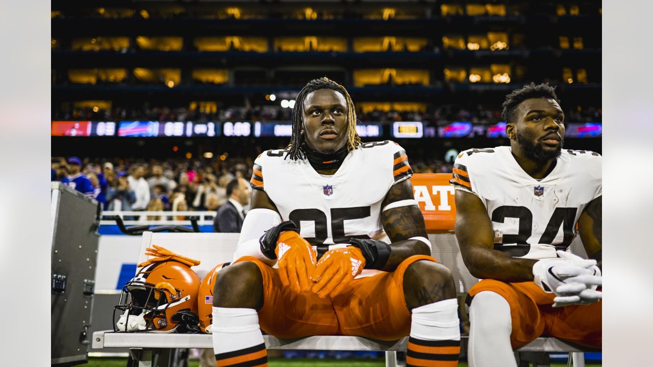 The Cleveland Browns and Buffalo Bills play week 11 at Ford Field 