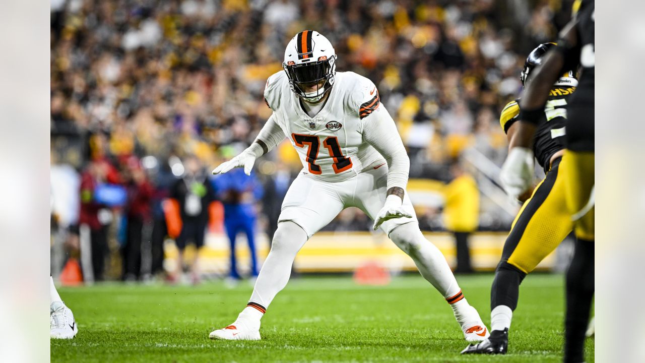 Cleveland Browns defensive end Jeremiah Martin (69) rushes during an NFL  preseason football game against the Kansas City Chiefs Saturday, Aug. 26,  2023, in Kansas City, Mo. (AP Photo/Peter Aiken Stock Photo - Alamy