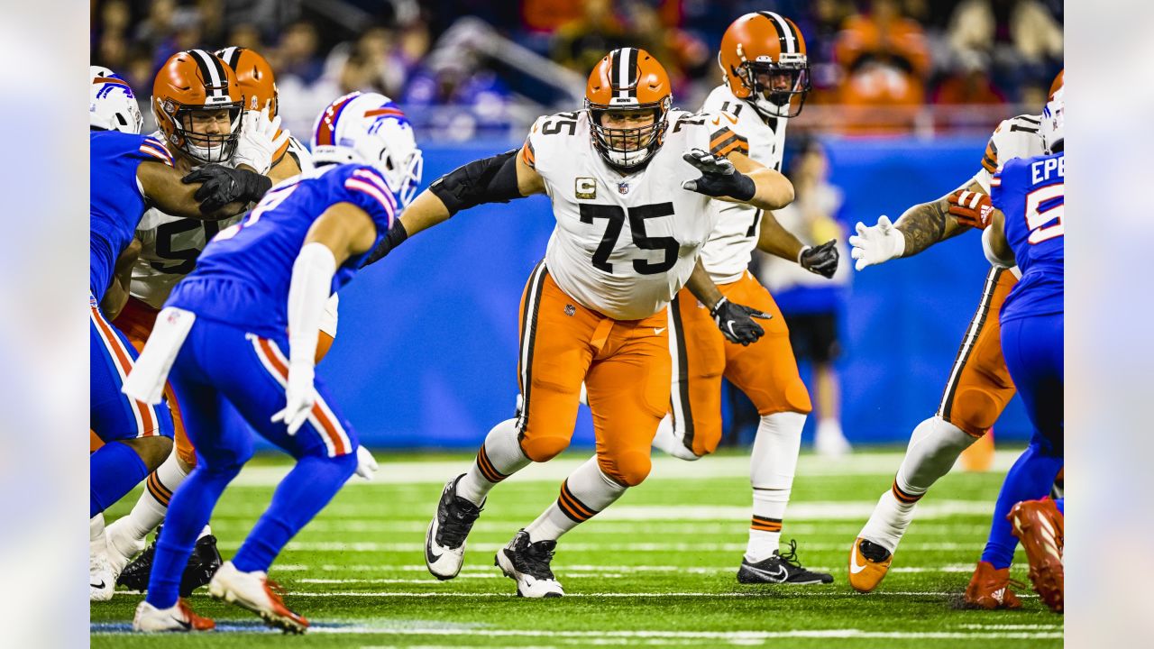 Photos: Week 11 - Browns at Bills Game Action