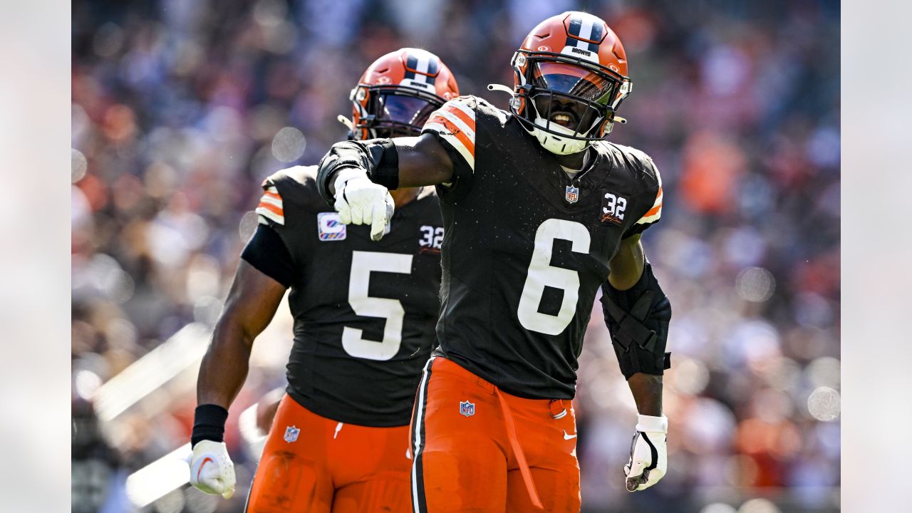 Browns LB Jeremiah Owusu-Koramoah, CB Greg Newsome II change jersey numbers