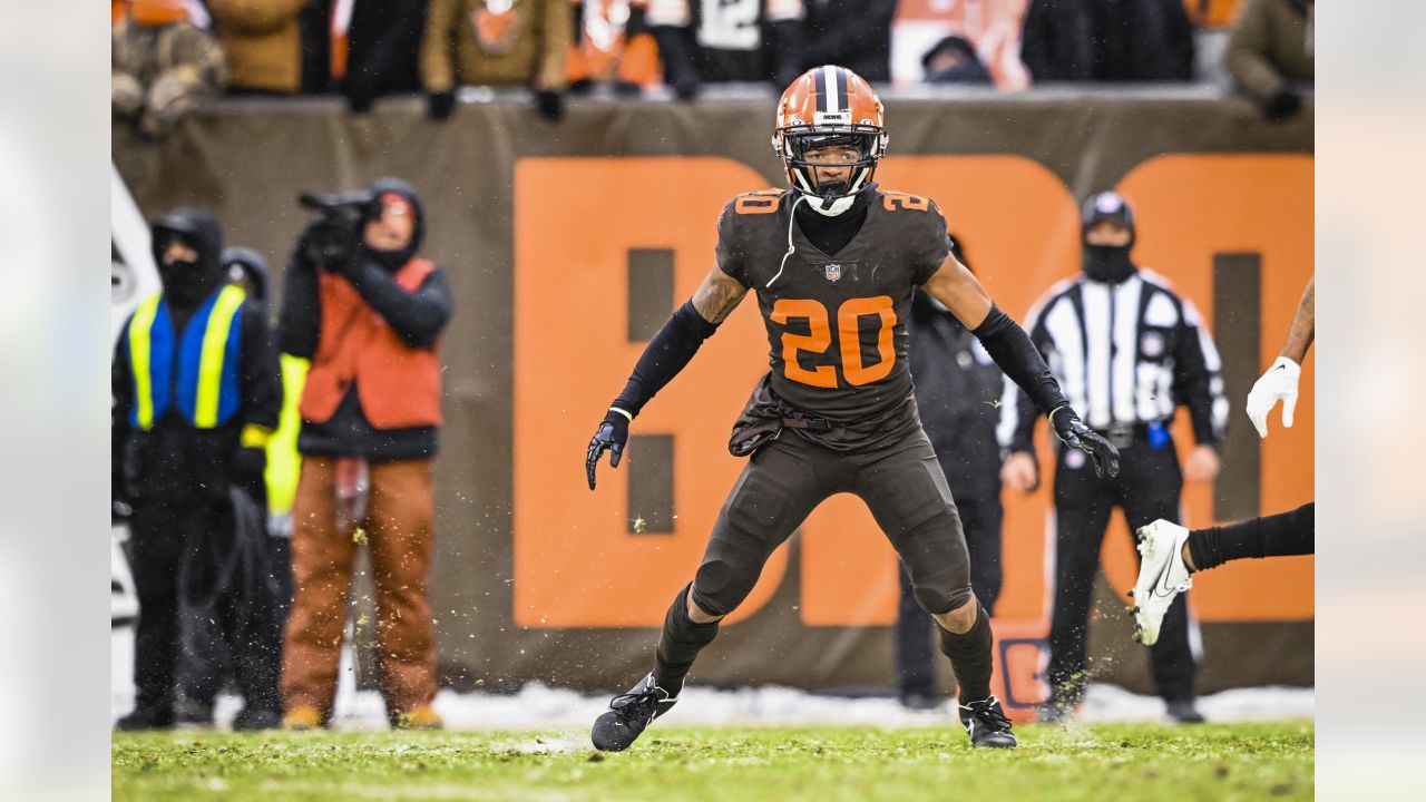 Browns look to 'finish strong' in final 2 games