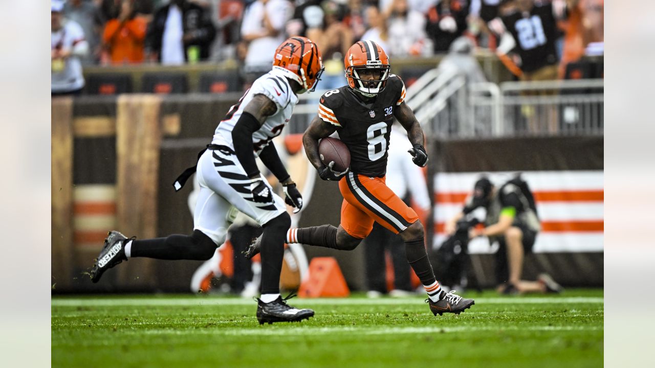 Browns' defense thrives in rainy conditions to dominate home opener 24-3 in  Battle of Ohio vs. Bengals - Dawgs By Nature