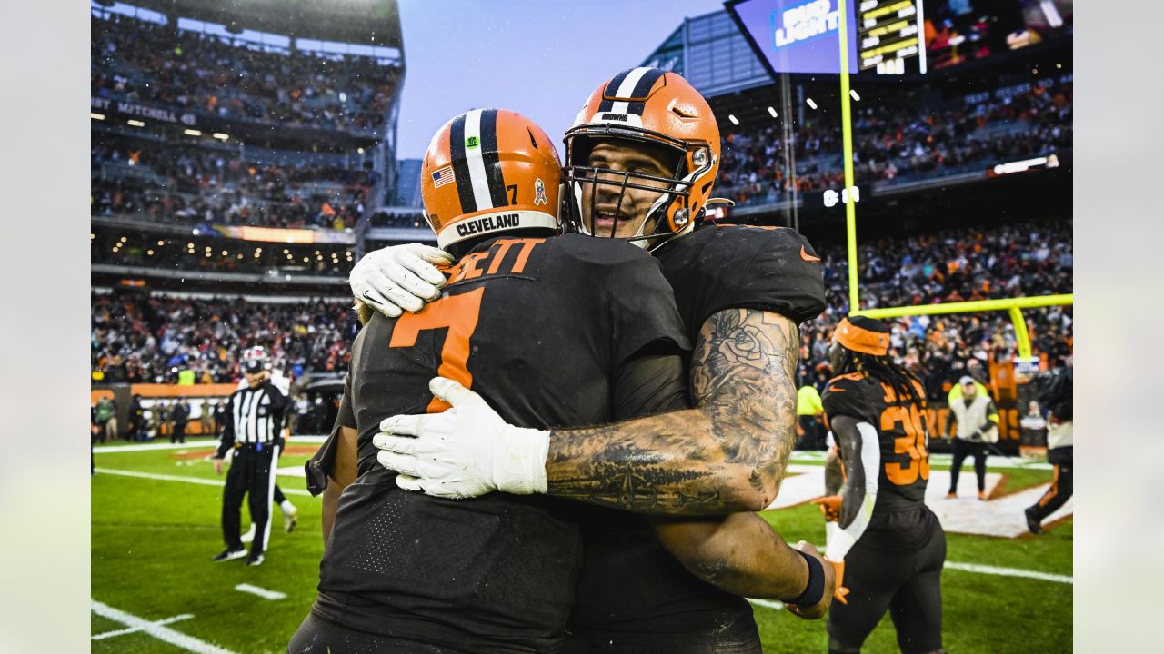 Jacoby Brissett has his Cleveland Browns swan song in 23-17 win over Tom  Brady, Tampa Bay Buccaneers – Right Down Euclid