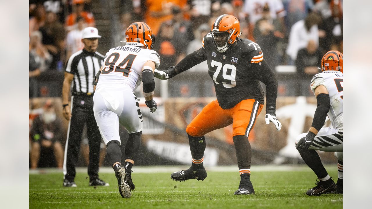 Dawand Jones expected to start at right tackle for Cleveland Browns