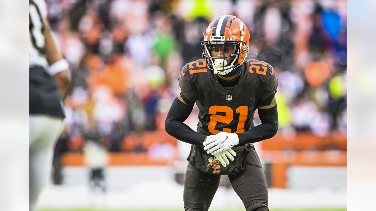 Browns eliminated from playoff contention in loss to Saints