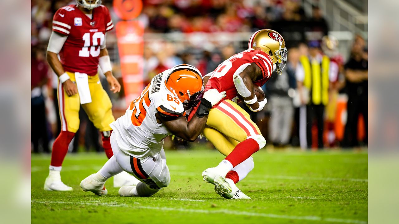 49ers rush for 275 yards, shut down Browns offense in 31-3 romp