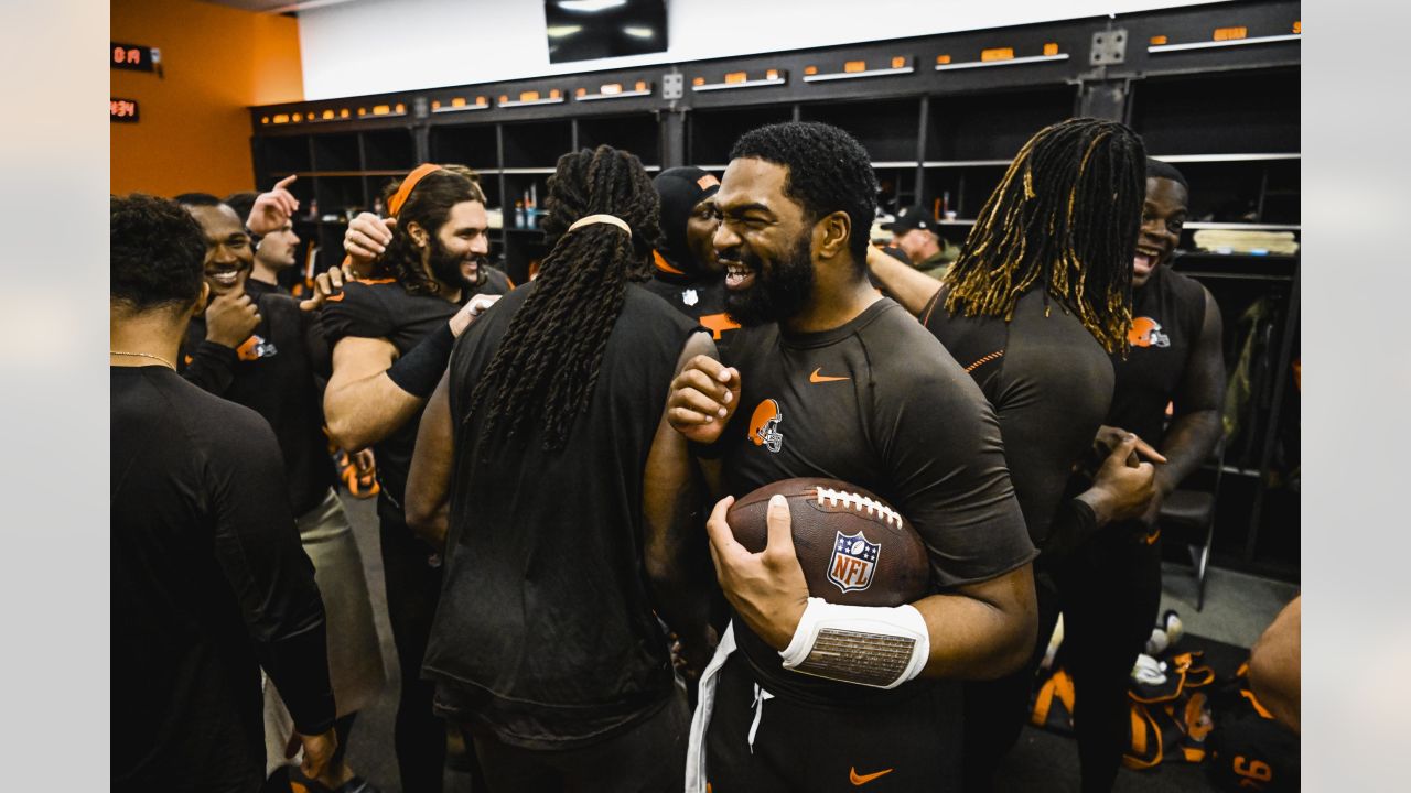 Cleveland Browns quarterback Jacoby Brissett (7) stands on the field during  an NFL football game against the Tampa Bay Buccaneers, Sunday, Nov. 27,  2022, in Cleveland. (AP Photo/Kirk Irwin Stock Photo - Alamy