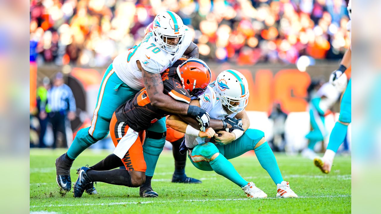 Cleveland Browns' Jarvis Landry gives himself birthday present at expense  of Miami Dolphins