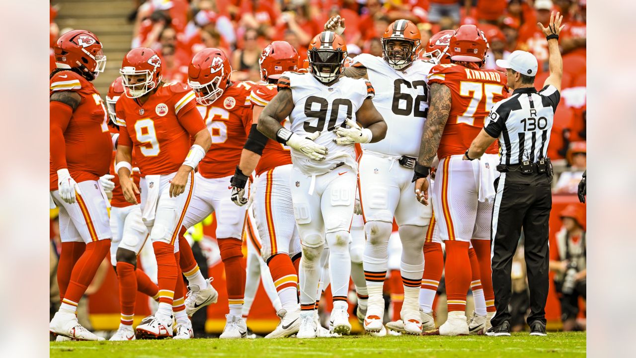 Browns look to pull upset against defending champion Chiefs