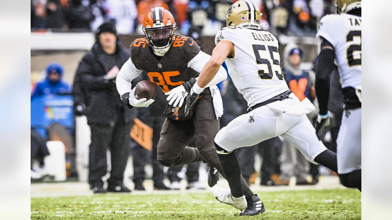 Browns eliminated from playoff contention in loss to Saints