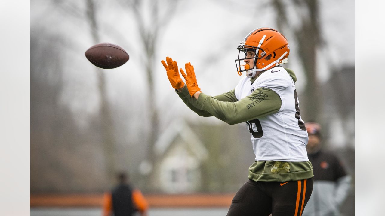 Browns WR Amari Cooper leaves practice with groin injury, questionable for  Steelers on Monday night – KXAN Austin