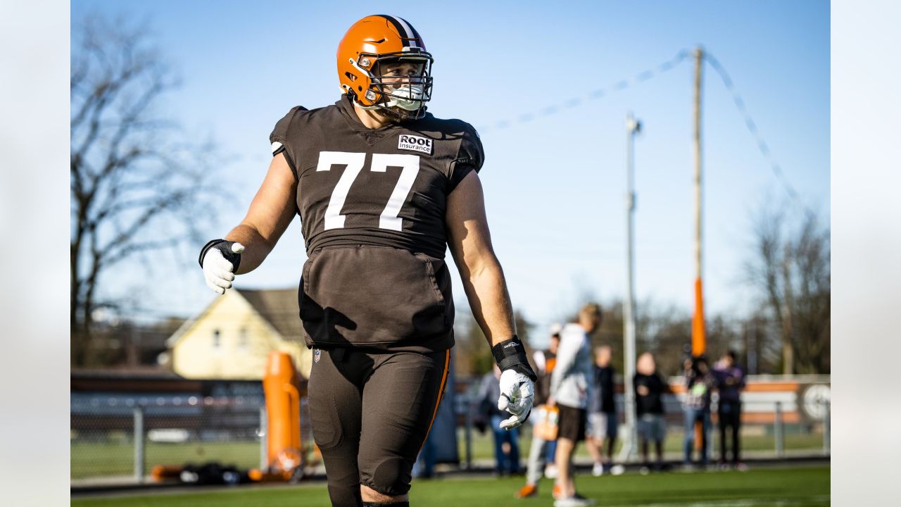 Browns news: Wyatt Teller's contract restructured, Denzel Ward returns to  practice - Dawgs By Nature