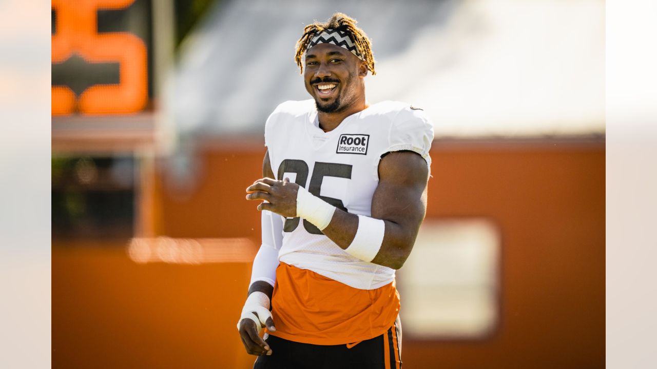 How Myles Garrett, Jadeveon Clowney and the rest of the Browns defense  graded vs. the Chargers 