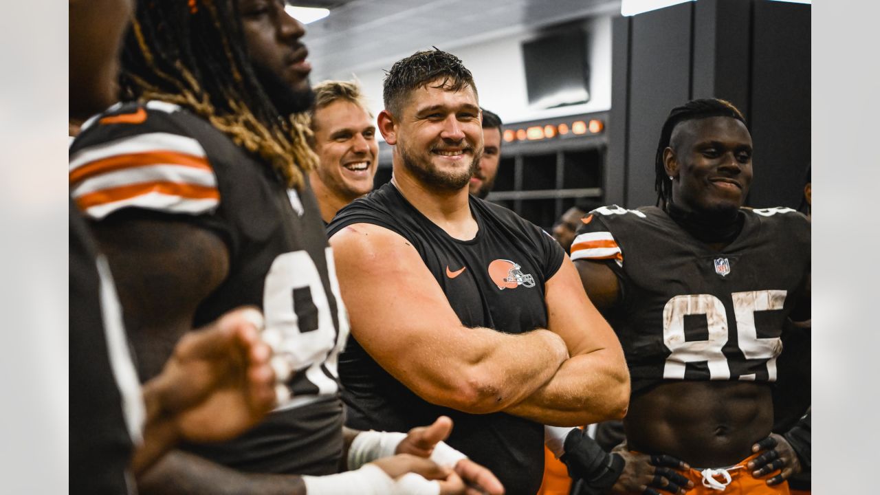 Jack Conklin, Wyatt Teller injury updates: Two more Browns OL listed as  questionable for Wild Card game vs. Steelers - DraftKings Network