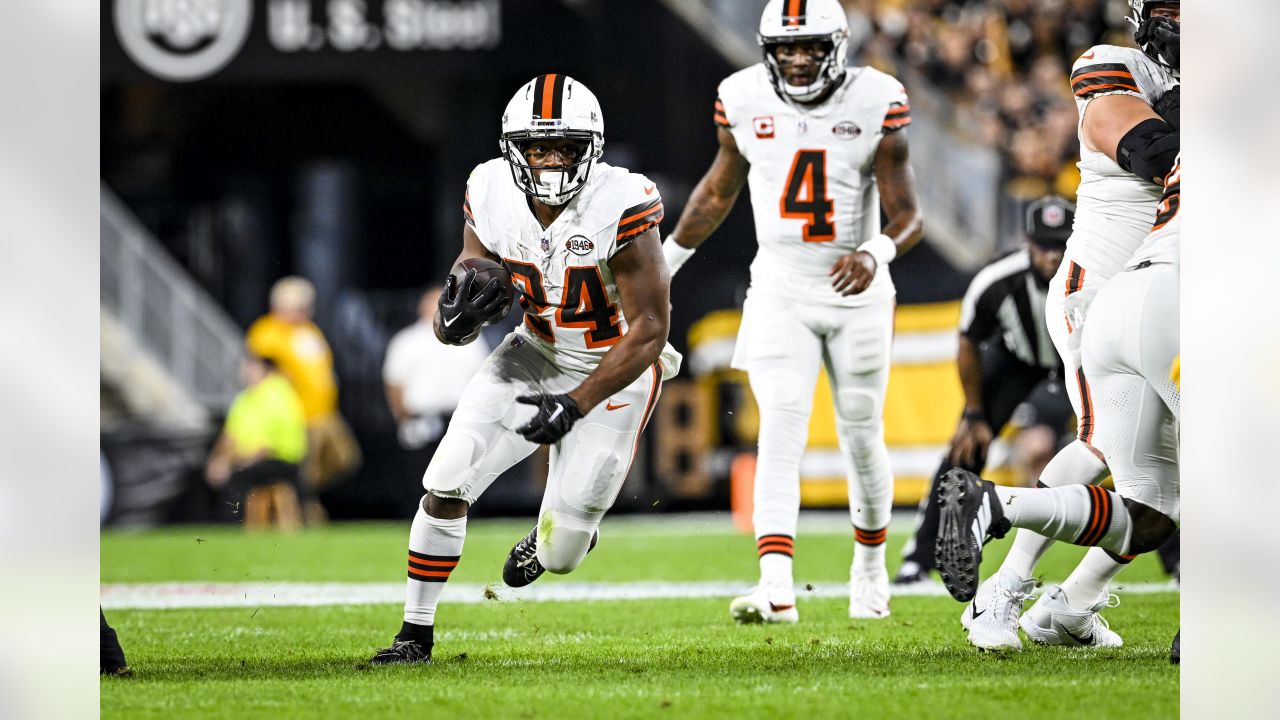 Steelers score 2 defensive TDs to beat Browns, who lose Nick Chubb to  injury – Orange County Register